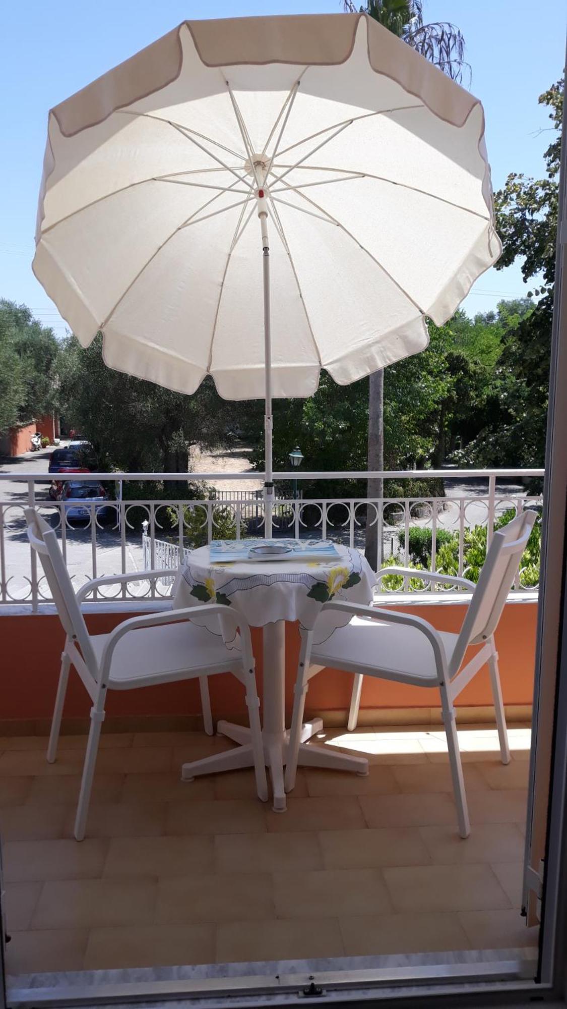 Guest house The Red Dragon Dassia (Corfu)
