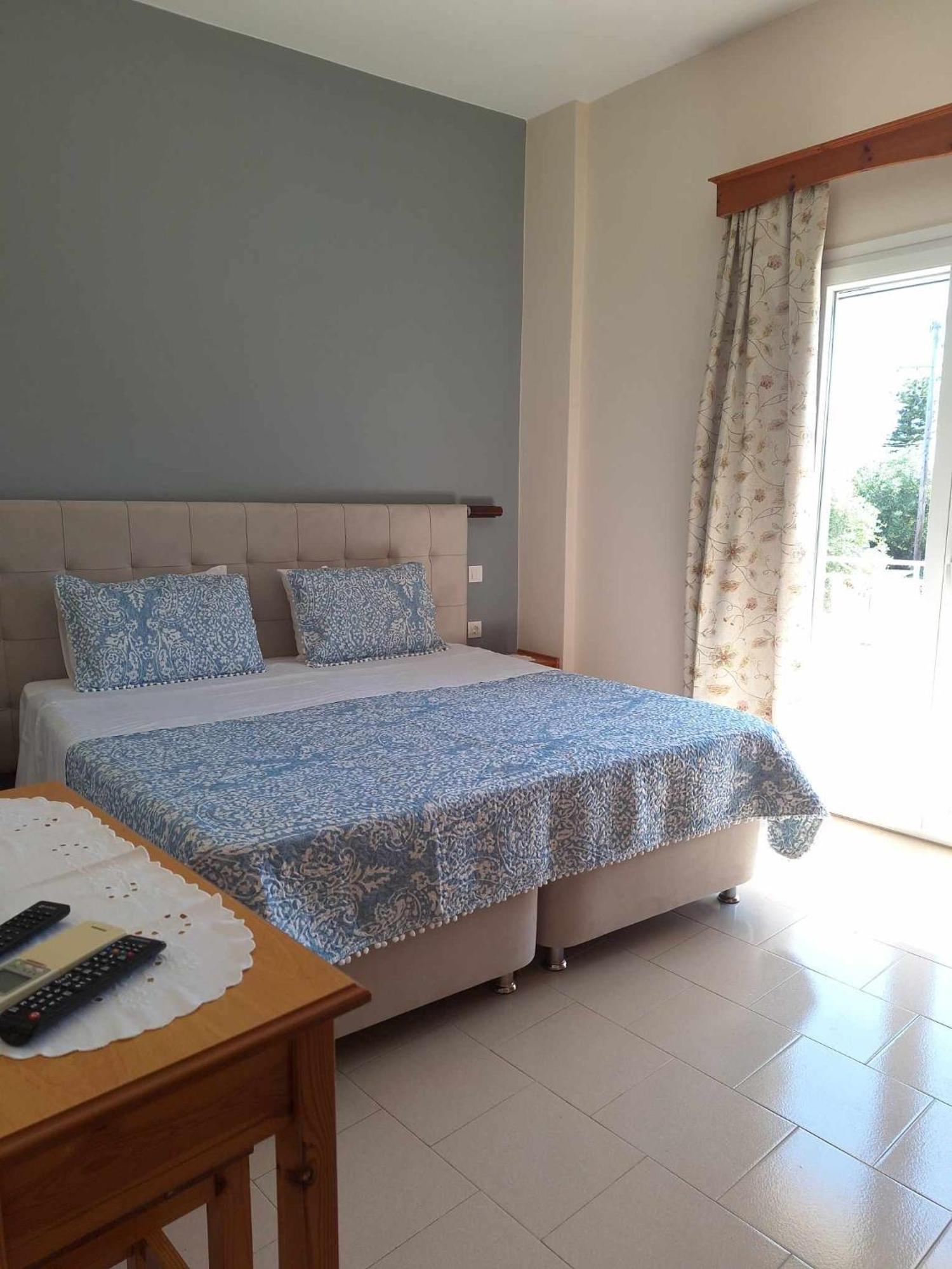 Guest house The Red Dragon Dassia (Corfu)