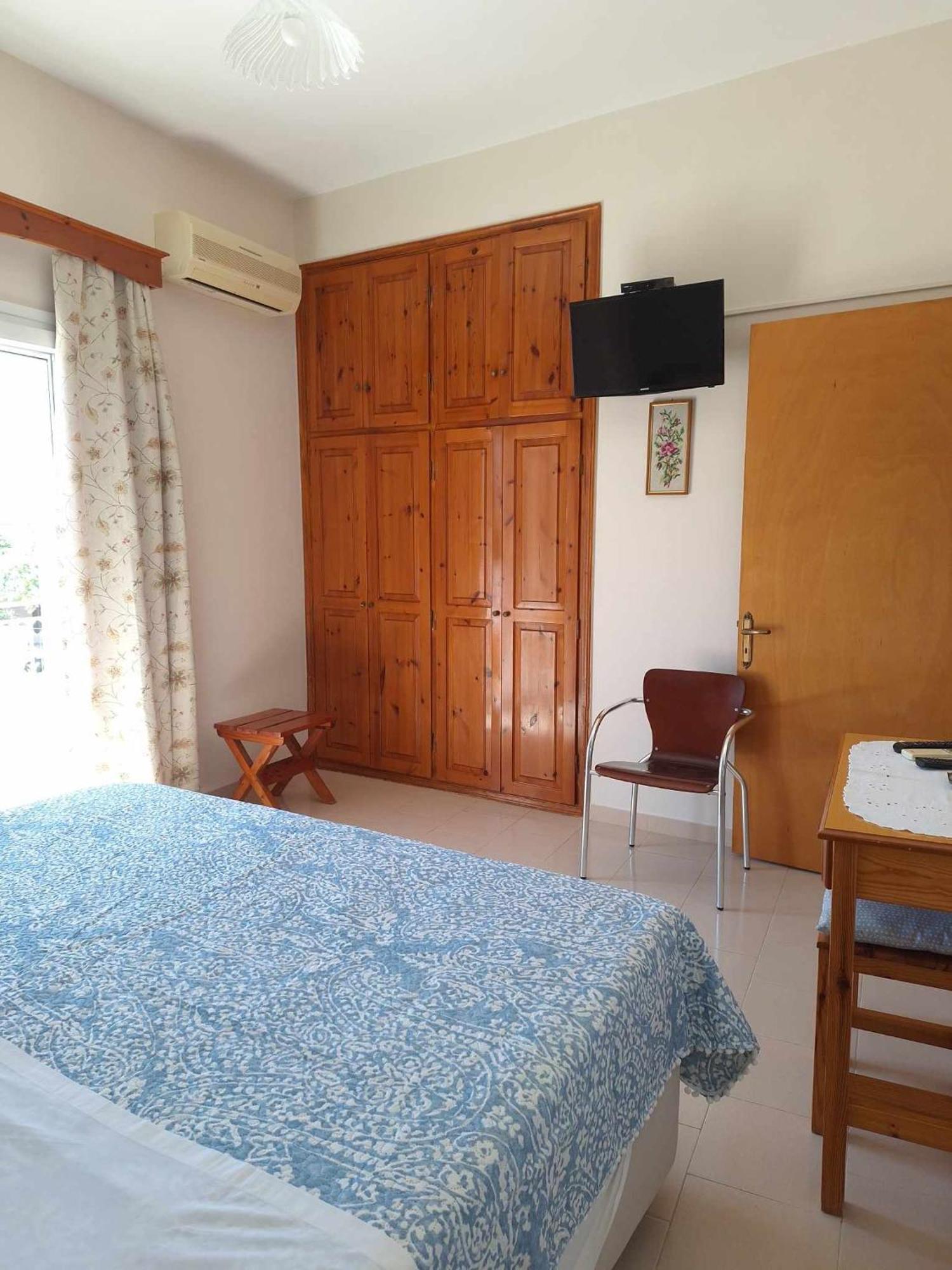 Guest house The Red Dragon *